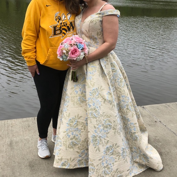 Vintage Style Cream and Blue Foral Formal Ball Gown Prom Dress off the shoulder - Picture 8 of 14